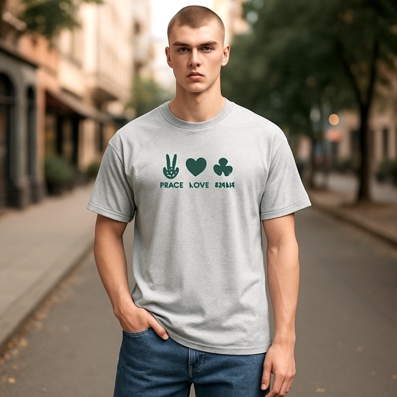 🍭 ST Patrick’s Day Graphic Peace Love Irish T-Shirt Tee Short Sleeve Size XL - Picture 1 of 16
